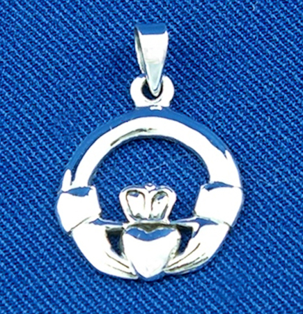 Claddagh Pendant - Traditional, Simple 3/4"