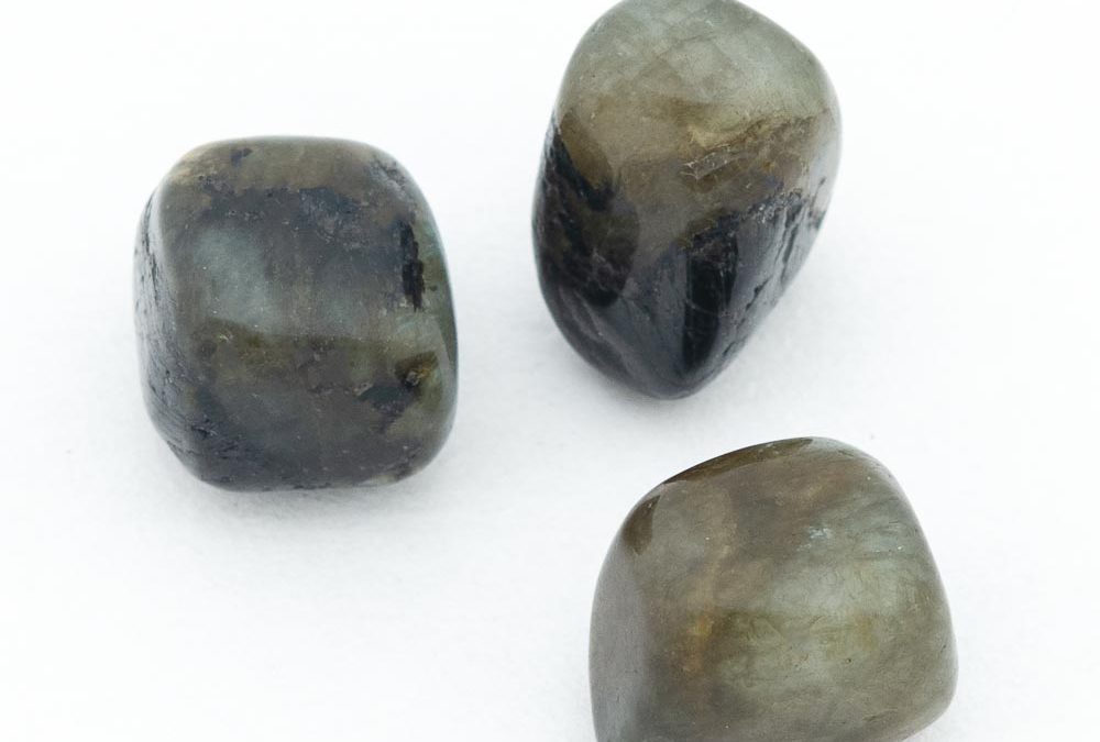 Labradorite – Cubish 1/2″ – 3/4″